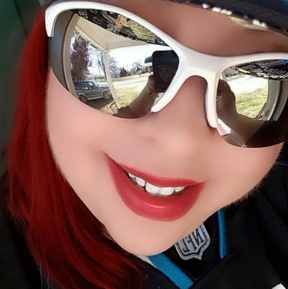 Meet your Posher, Dana - Picture 2 of 2